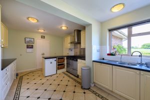Kitchen- click for photo gallery